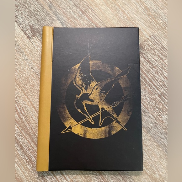 Hunger Games - Mockingjay notebook - Picture 1 of 4